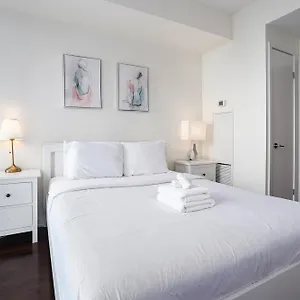 2 Bedrooms Downtown With Parking Toronto